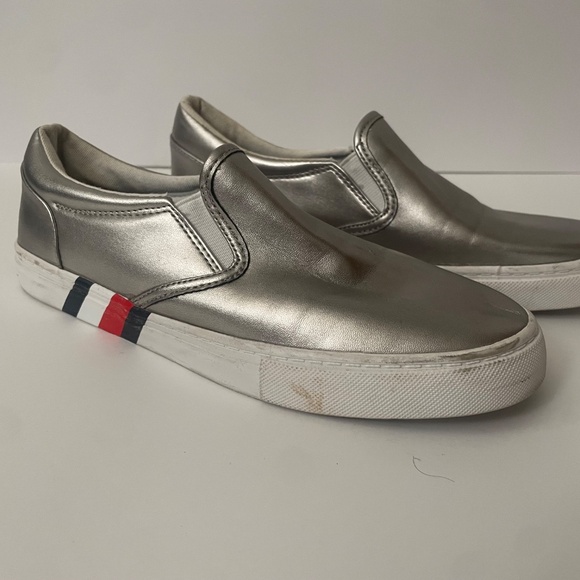 silver tommy hilfiger slip ons size 7 - Picture 3 of 3